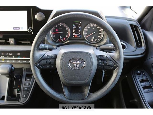 Toyota NOAH 2025-03 8209149-20