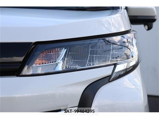 Toyota NOAH 2025-03 8209149-26