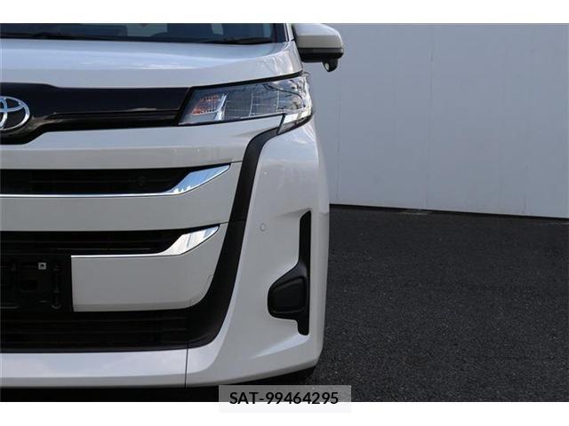 Toyota NOAH 2025-03 8209149-27