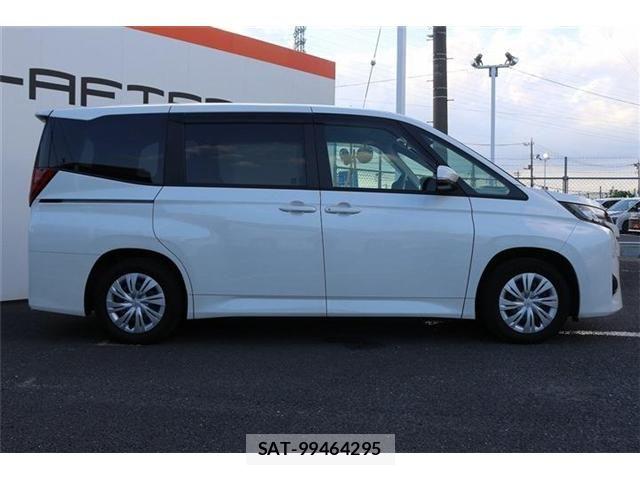 Toyota NOAH 2025-03 8209149-8
