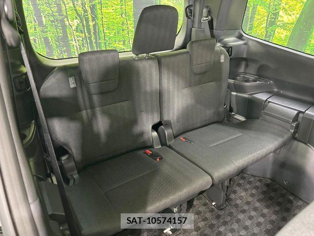 Toyota NOAH 2023-10 8209144-9