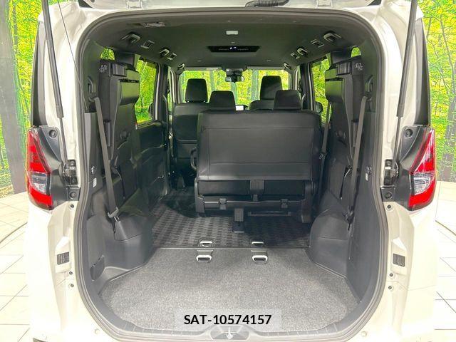 Toyota NOAH 2023-10 8209144-10