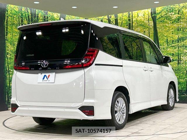 Toyota NOAH 2023-10 8209144-16