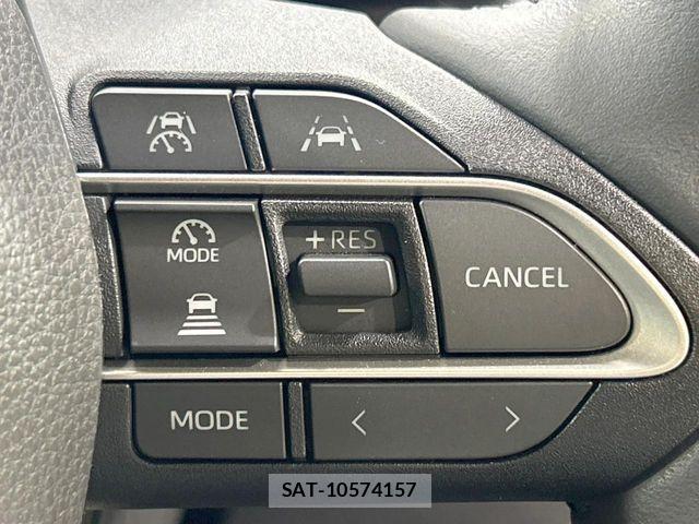 Toyota NOAH 2023-10 8209144-5