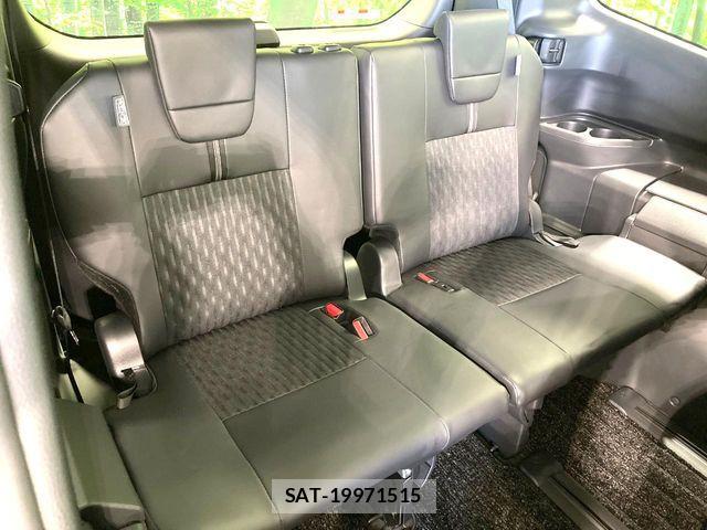 Toyota NOAH 2023-04 8209145-9