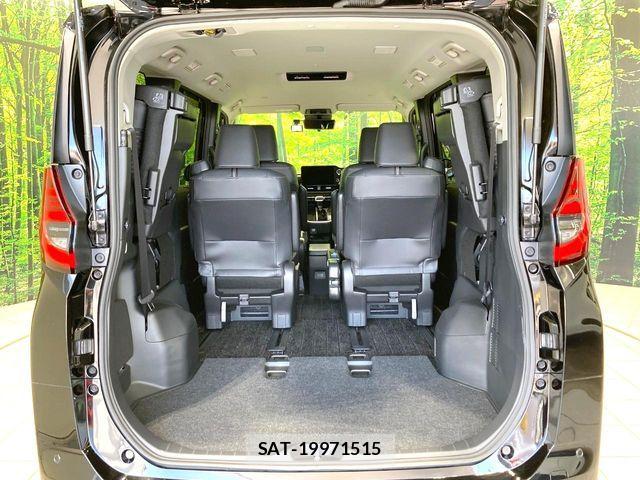 Toyota NOAH 2023-04 8209145-10