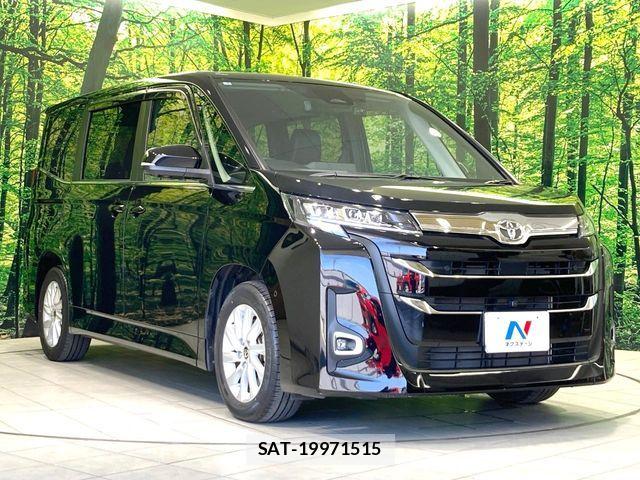 Toyota NOAH 2023-04 8209145-16