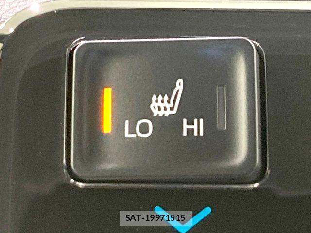 Toyota NOAH 2023-04 8209145-4