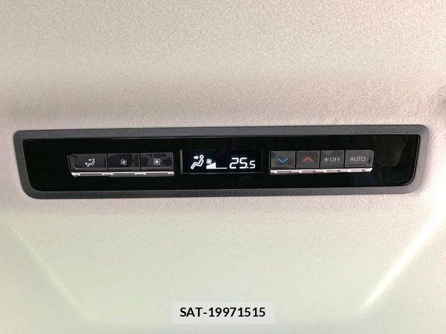 Toyota NOAH 2023-04 8209145-6