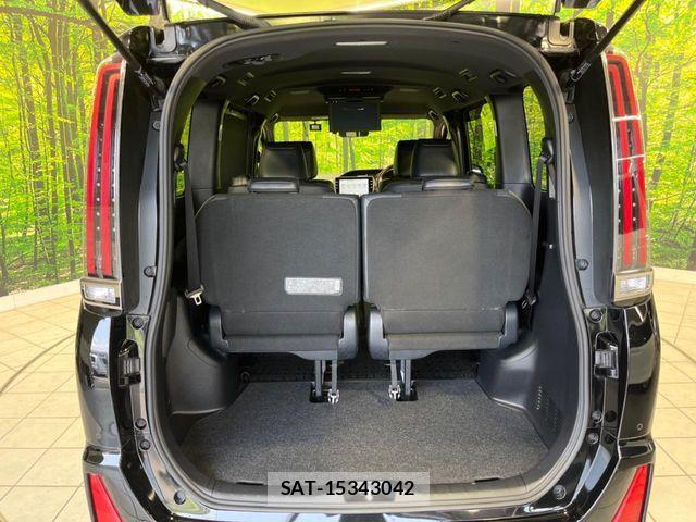Toyota NOAH 2019-06 8209158-10