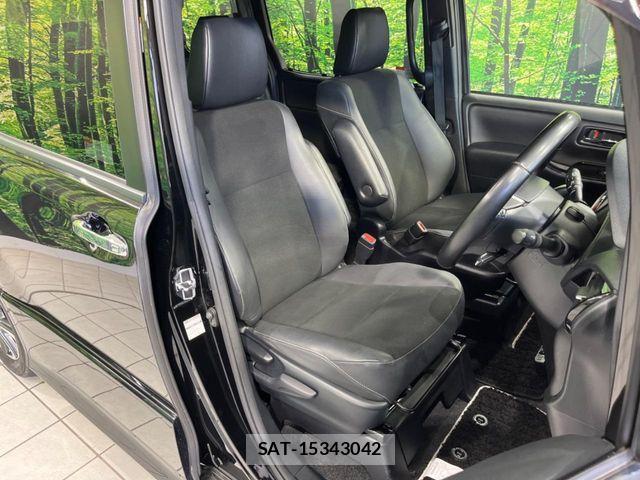 Toyota NOAH 2019-06 8209158-7