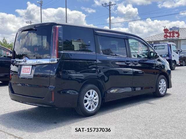 Toyota NOAH 2020-12 8209157-4