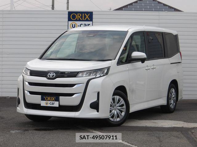 Toyota NOAH 2023-06 8209155-0