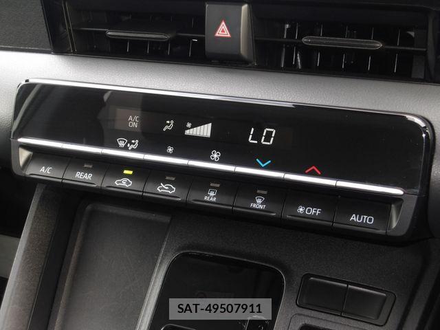 Toyota NOAH 2023-06 8209155-10