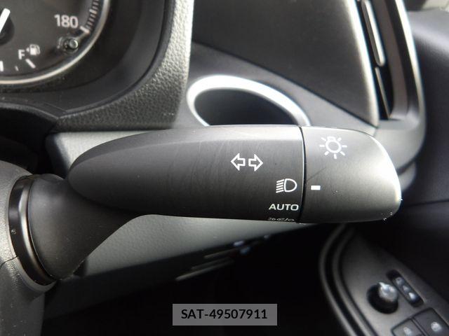 Toyota NOAH 2023-06 8209155-14