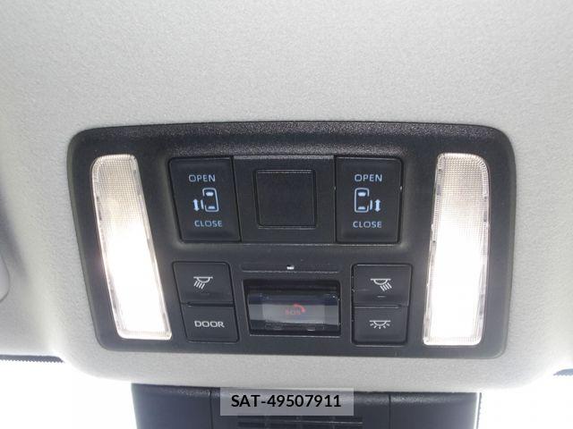 Toyota NOAH 2023-06 8209155-21