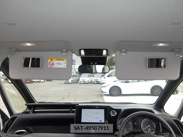 Toyota NOAH 2023-06 8209155-22