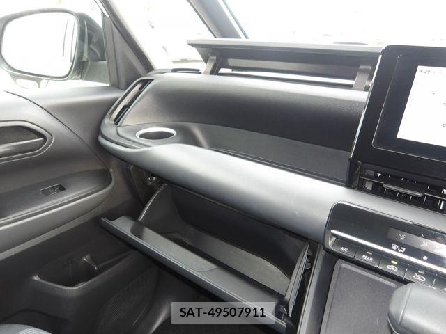 Toyota NOAH 2023-06 8209155-23