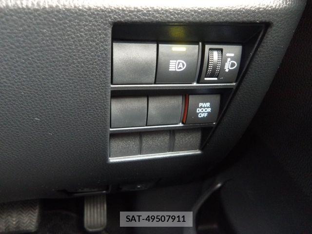 Toyota NOAH 2023-06 8209155-8