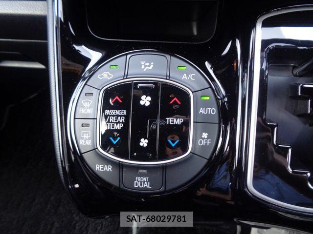 Toyota NOAH 2019-03 8209161-16