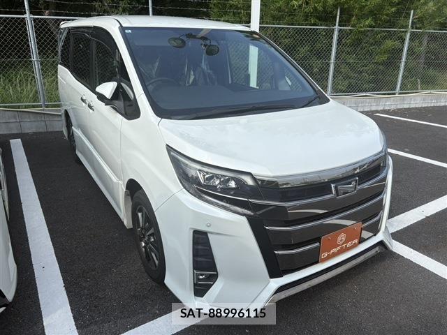 Toyota NOAH 2018-09 8209156-0