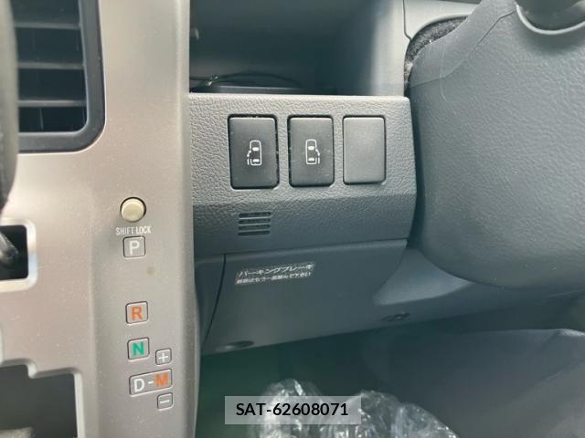Toyota NOAH 2008-01 8231082-24