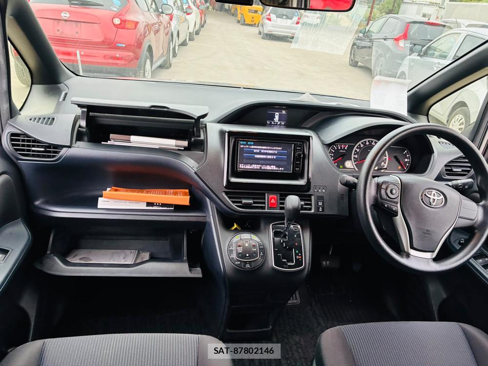 Toyota NOAH 2015-07 8169412-12