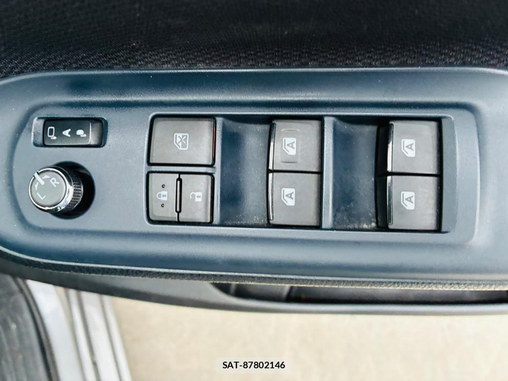 Toyota NOAH 2015-07 8169412-21