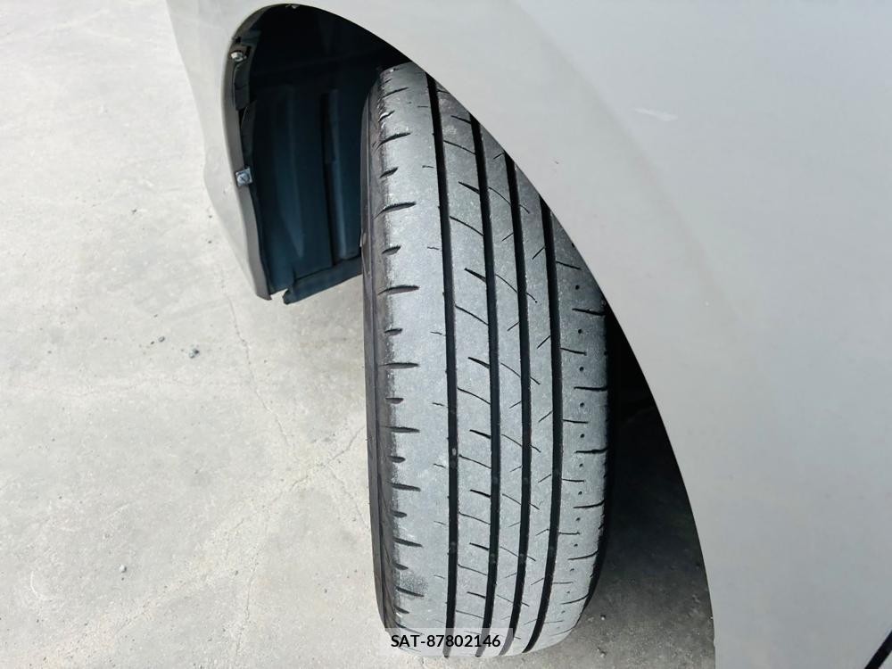 Toyota NOAH 2015-07 8169412-31