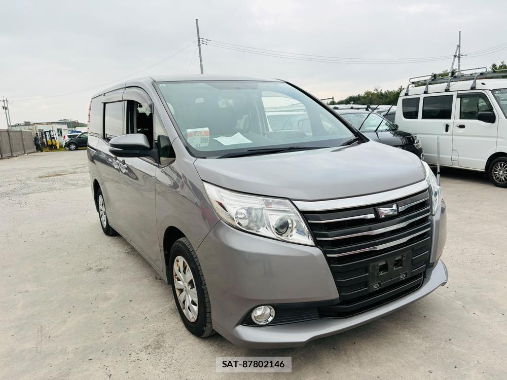Toyota NOAH 2015-07 8169412-6