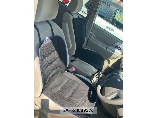 Toyota NOAH 2011-07 8231079-11