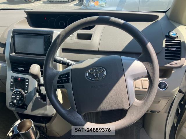 Toyota NOAH 2011-07 8231079-14