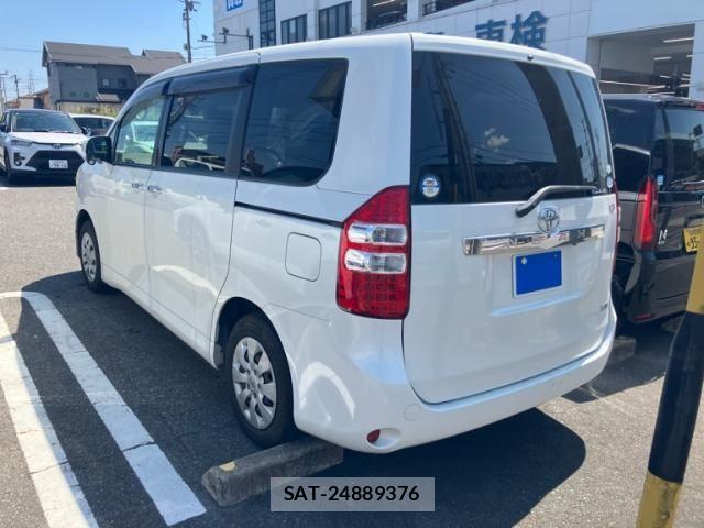 Toyota NOAH 2011-07 8231079-3