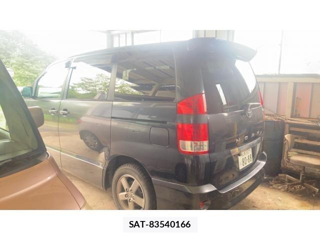 Toyota NOAH 2004-12 8231084-13