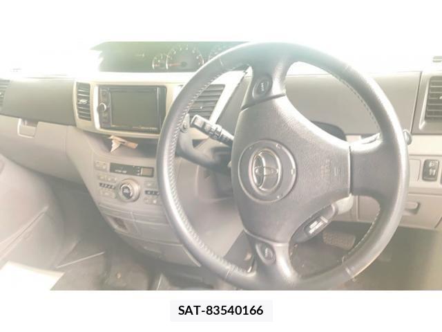 Toyota NOAH 2004-12 8231084-8