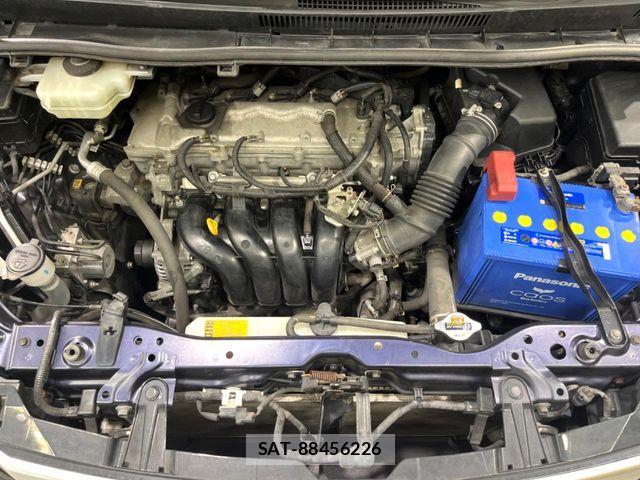 Toyota NOAH 2014-11 8231078-18