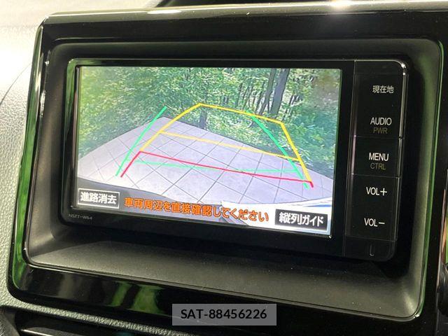 Toyota NOAH 2014-11 8231078-3
