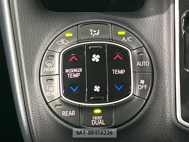 Toyota NOAH 2014-11 8231078-7