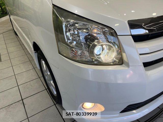 Toyota NOAH 2008-06 8231081-12