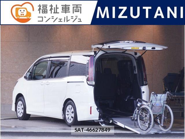Toyota NOAH 2021-02 8246165-0