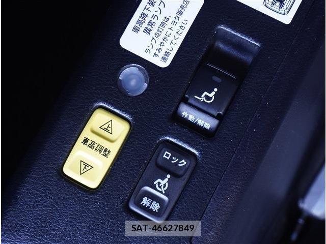 Toyota NOAH 2021-02 8246165-13