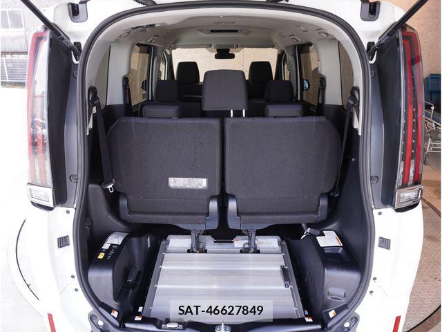 Toyota NOAH 2021-02 8246165-14