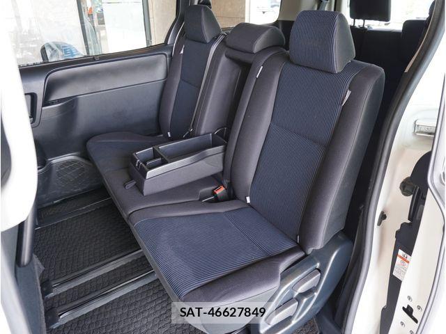 Toyota NOAH 2021-02 8246165-16