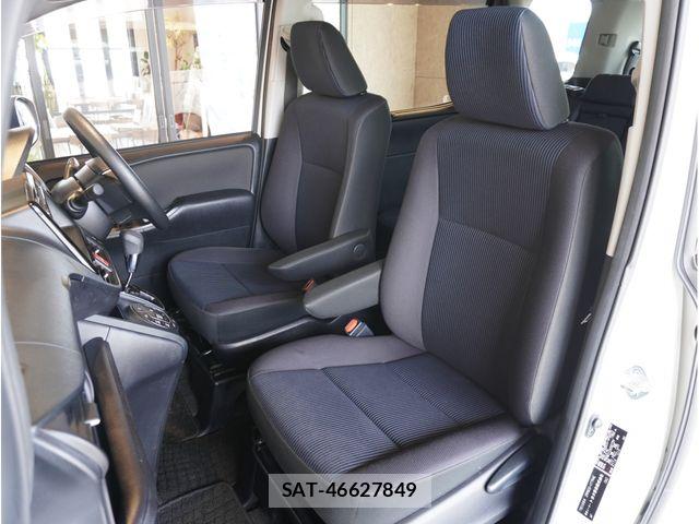 Toyota NOAH 2021-02 8246165-17