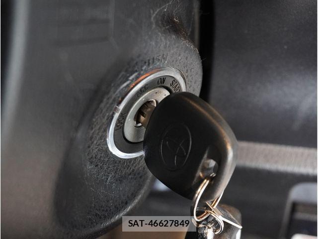 Toyota NOAH 2021-02 8246165-19