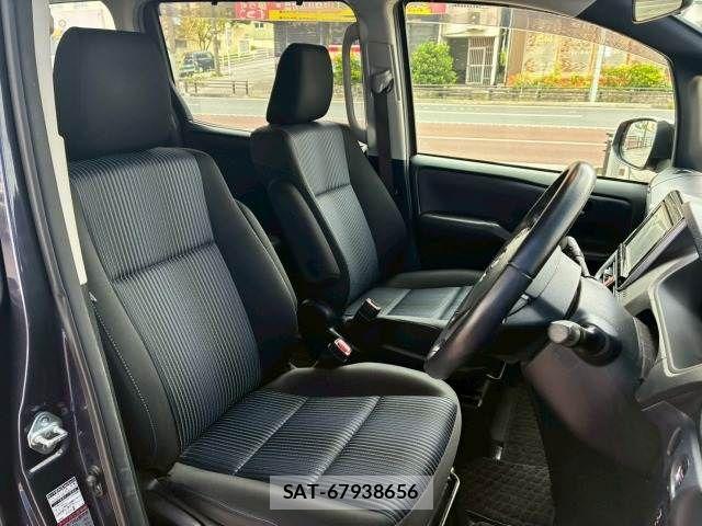 Toyota NOAH 2014-03 8246170-9
