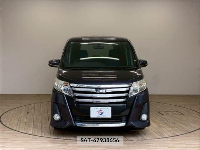 Toyota NOAH 2014-03 8246170-13