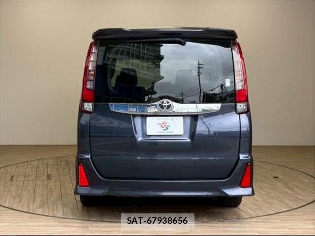 Toyota NOAH 2014-03 8246170-14