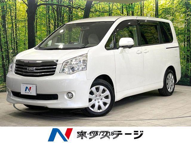 Toyota NOAH 2013-11 8246172-0