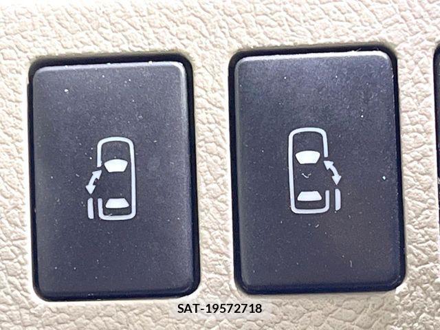 Toyota NOAH 2013-11 8246172-5